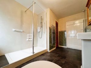 Photo 1- click for photo gallery